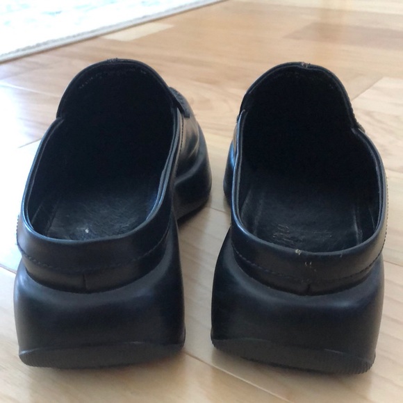 Dansko Black Nursing Clogs Slides Mules - Picture 4 of 8
